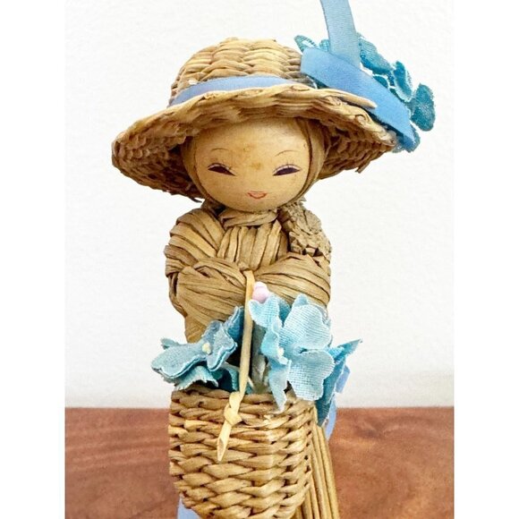 Vintage Korean Straw Doll With Wood Base RARE Folk Art - Picture 3 of 7